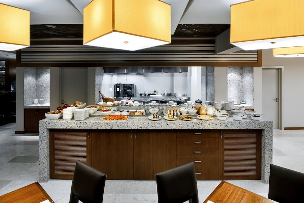 Фото Yerevan Place Hotel