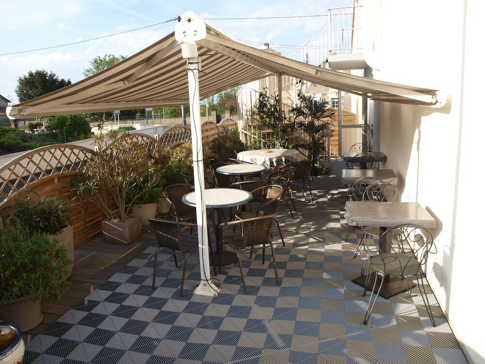 Фото The Originals Access, Hôtel Thouars