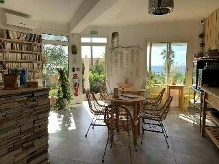 Гостиница Hotel Almanarre Plage в Йере