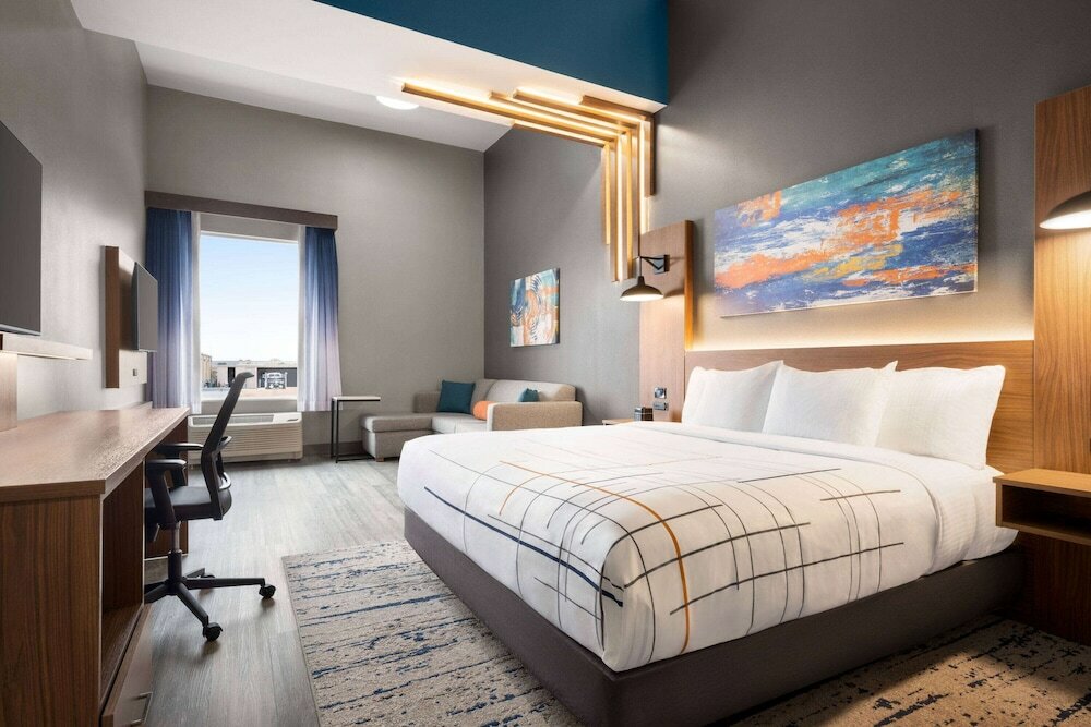 Фото La Quinta Inn & Suites by Wyndham Del Rio