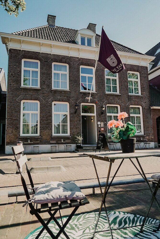 Фото Hotel The Yard