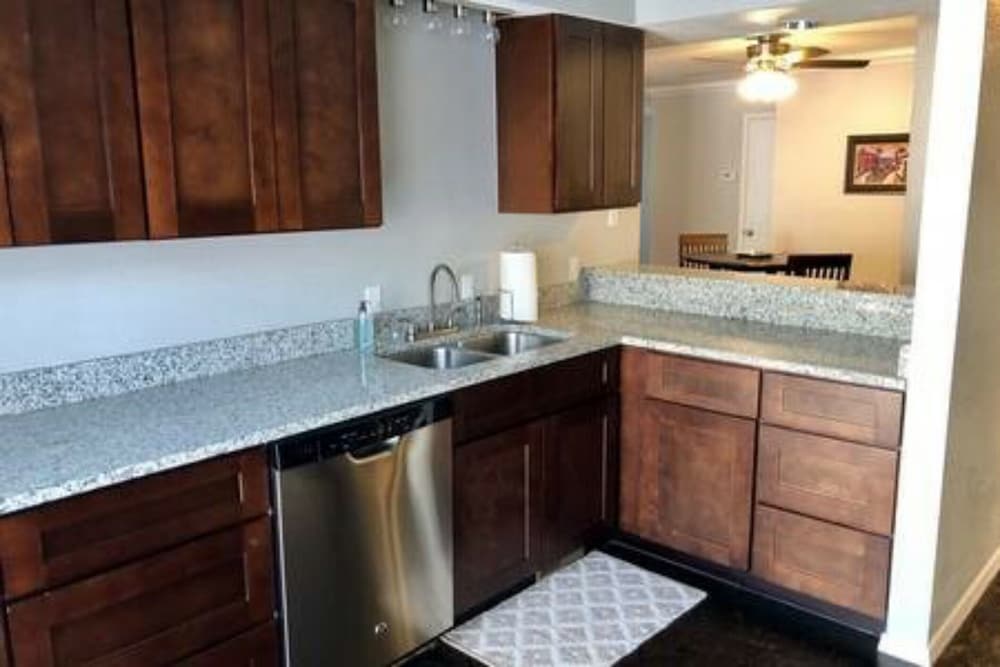 Фото Private Bedroom Suite - Communal House near Integris Private