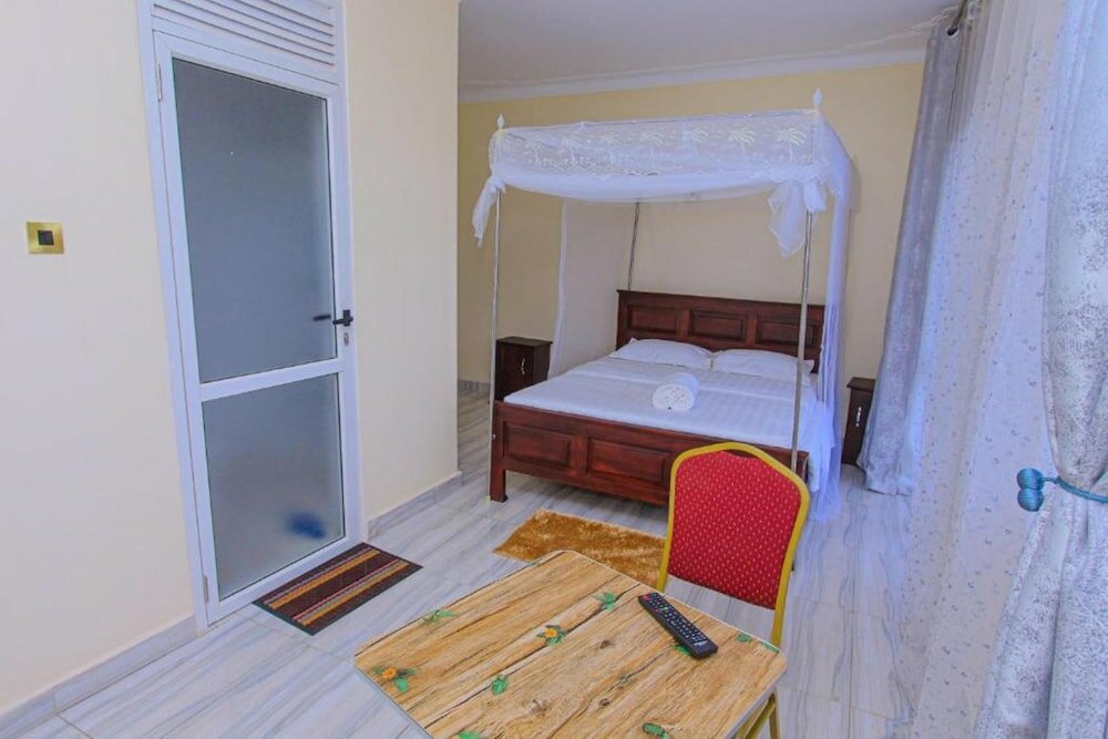 Фото Mbale Emperor's Motel