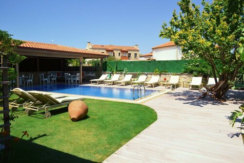 Гостиница Fehmi Bey Alacati Butik Otel - Special Class в Чешме