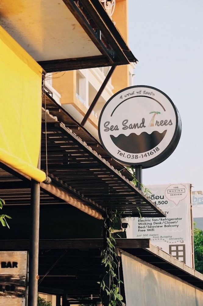 Фото Sea Sand Trees