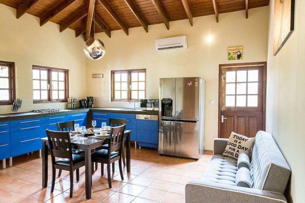 Фото Little Jungle Apartments Aruba