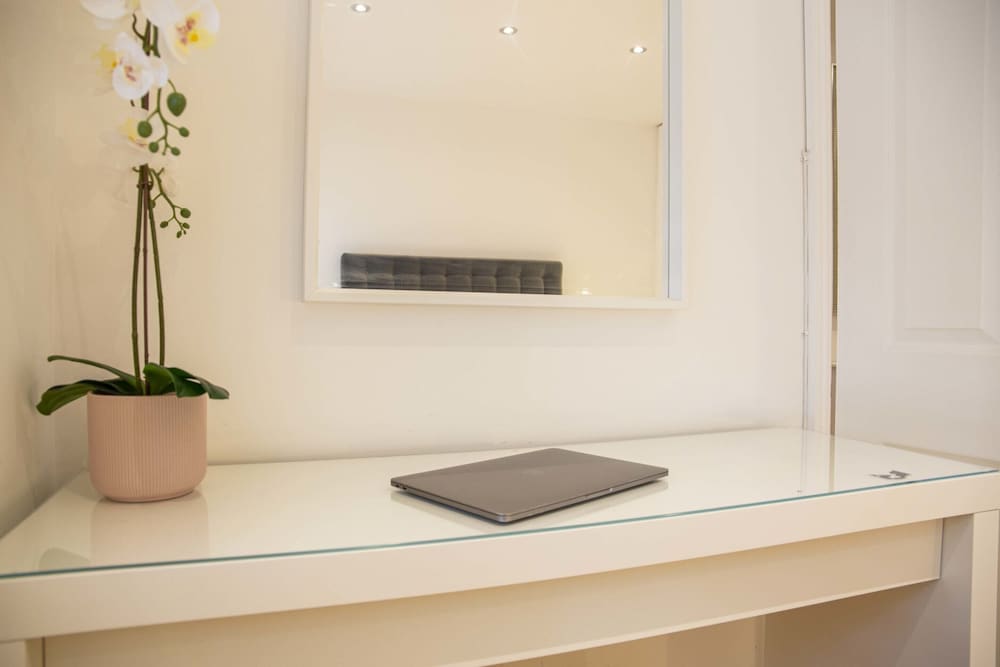 Фото Bright Chelsea Garden Nest