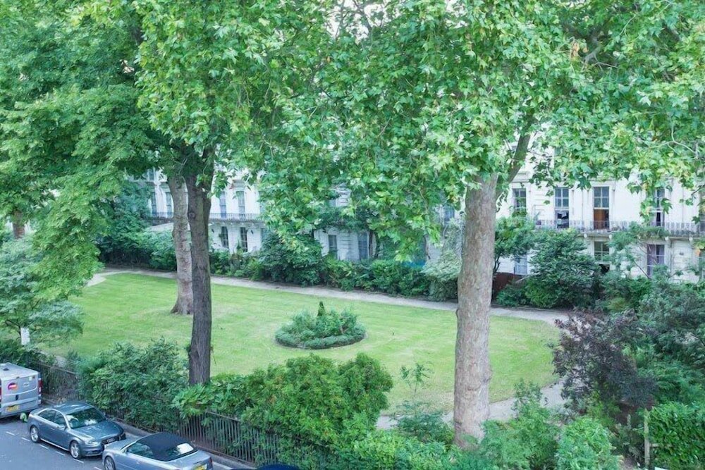 Фото 64817463081