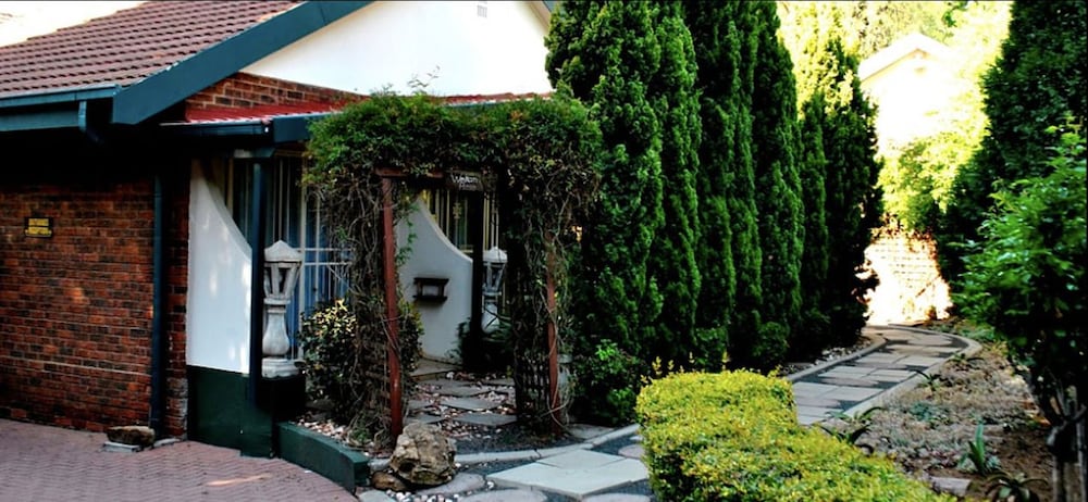 Фото Nmb Guest House