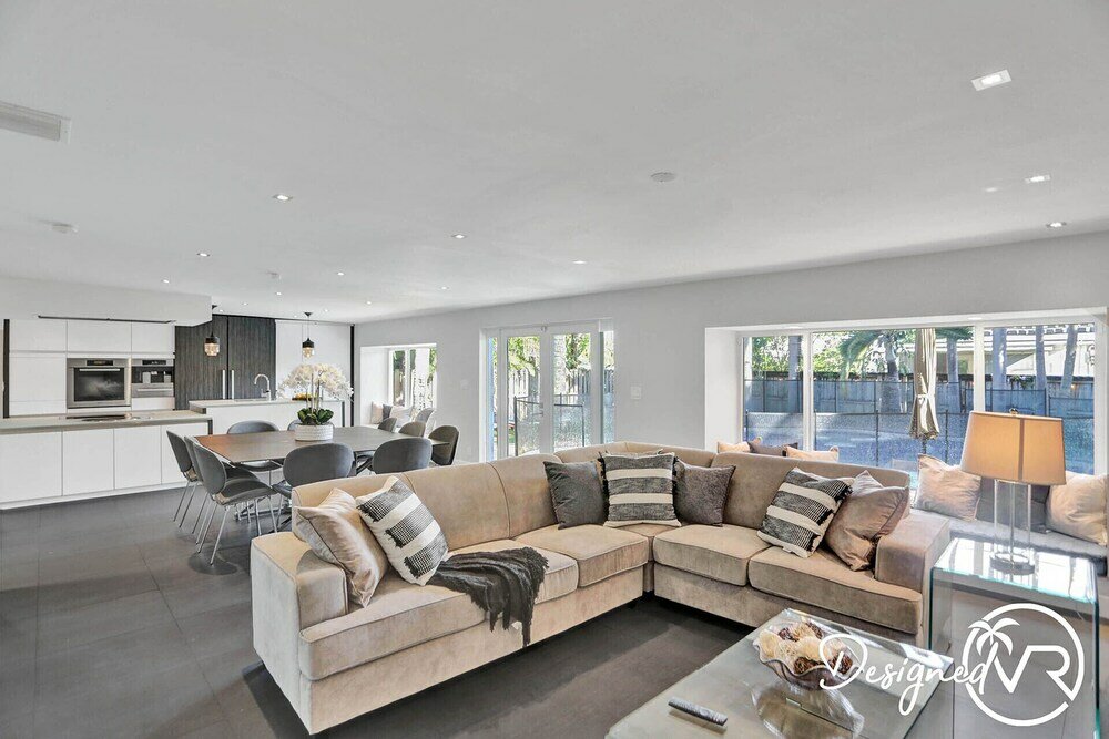 Фото Stunning 5 Br with Heated Pool & Gaming