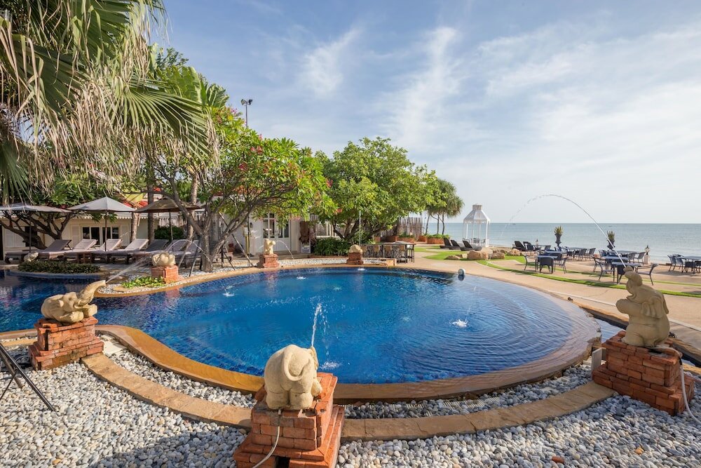 Фото Wora Bura Hua Hin Resort & Spa