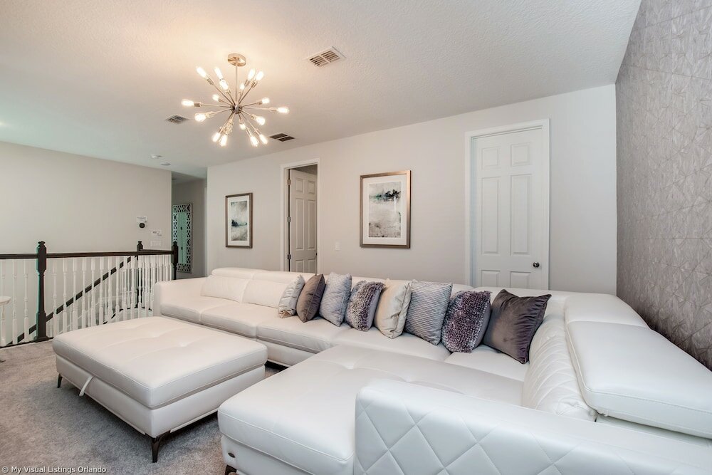 Фото Spectacular 6 Bedroom 5 Bathroom House