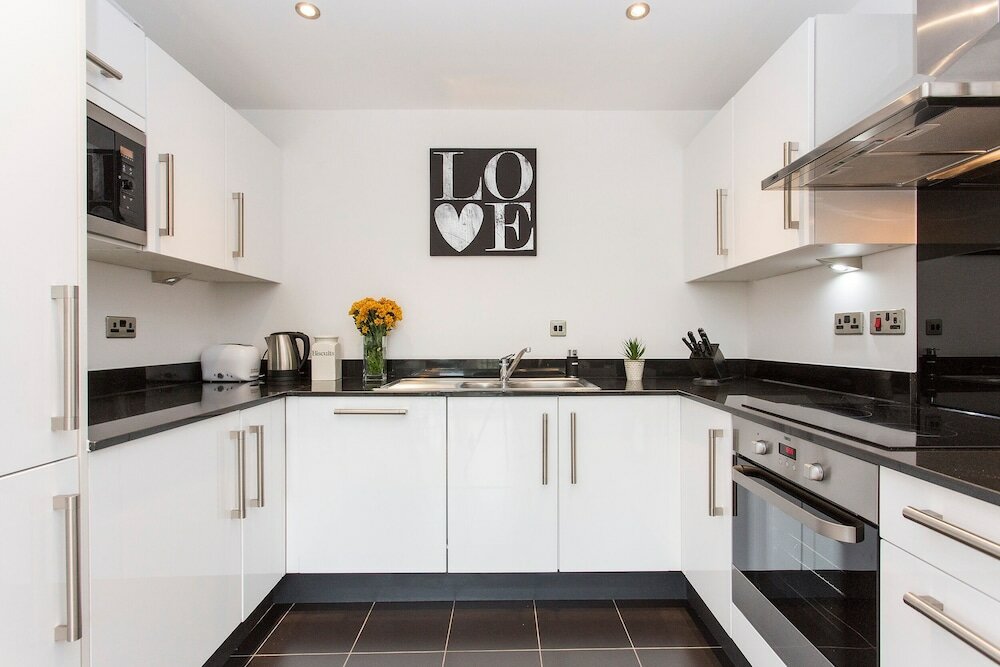 Фото Altido Lovely 1-bed Flat Near 02 Arena