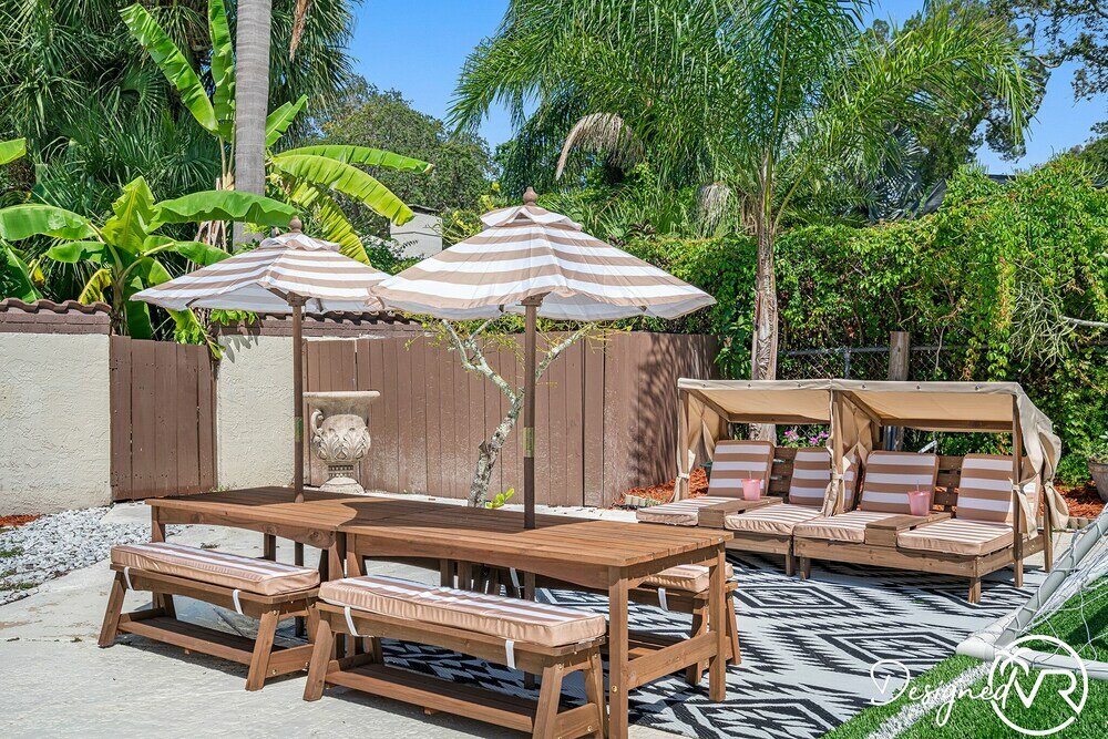 Фото 8 Br Heated Pool & Soccer Field