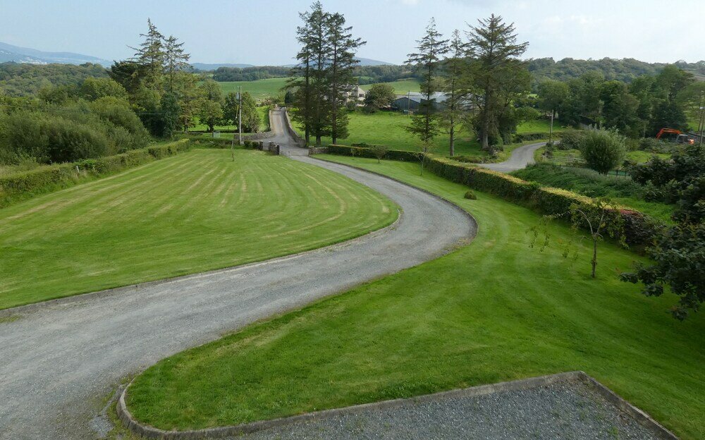 Фото Alcorn's farmhouse 10 mins from beach