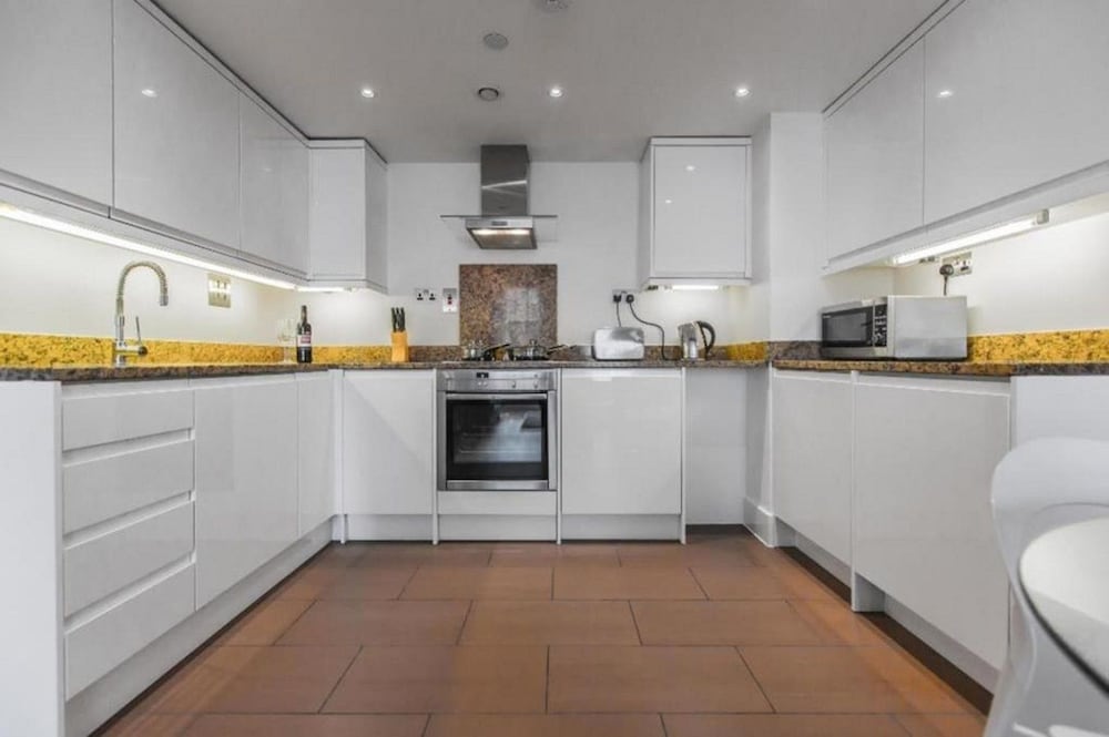 Фото Valet Apartments Limehouse