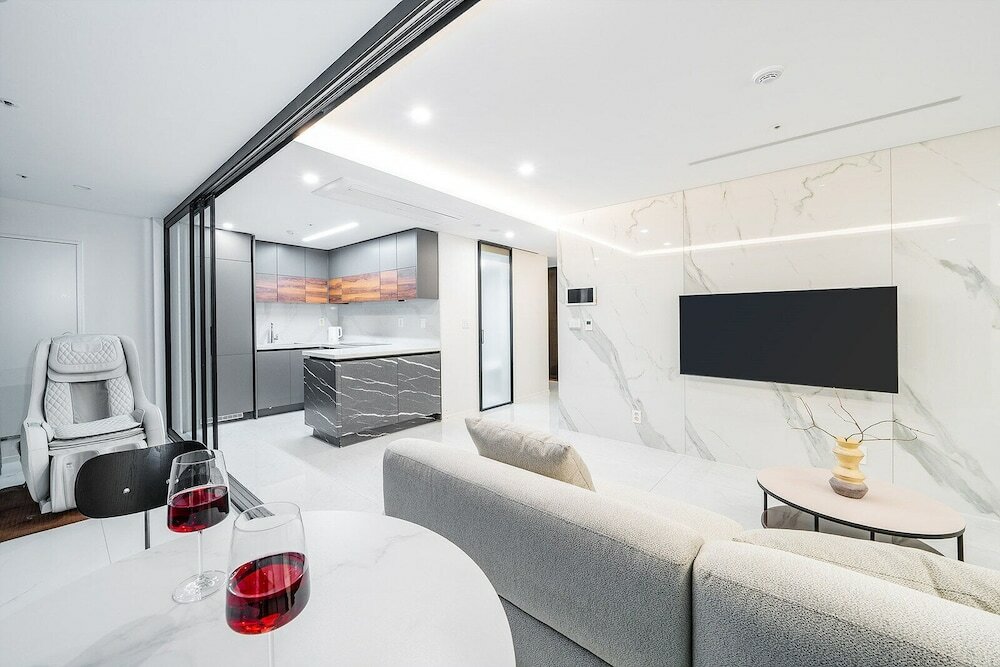 Фото Seocho Intoraon Hotel and Residence