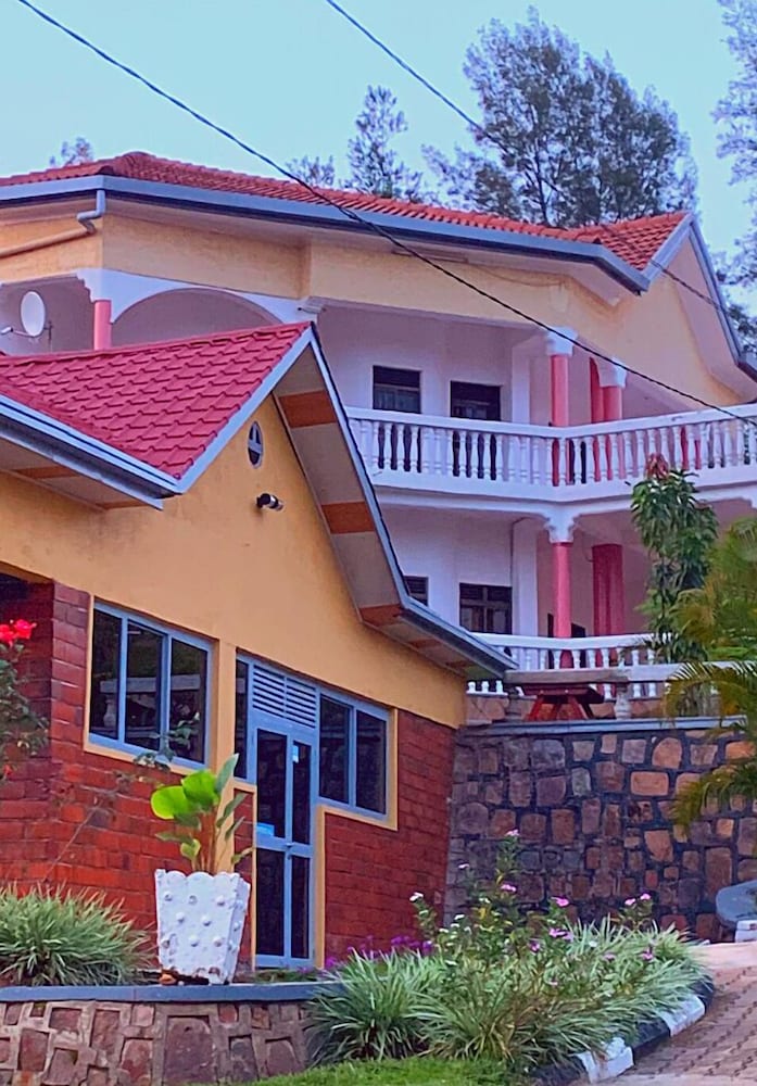 Фото Romalo Guesthouse