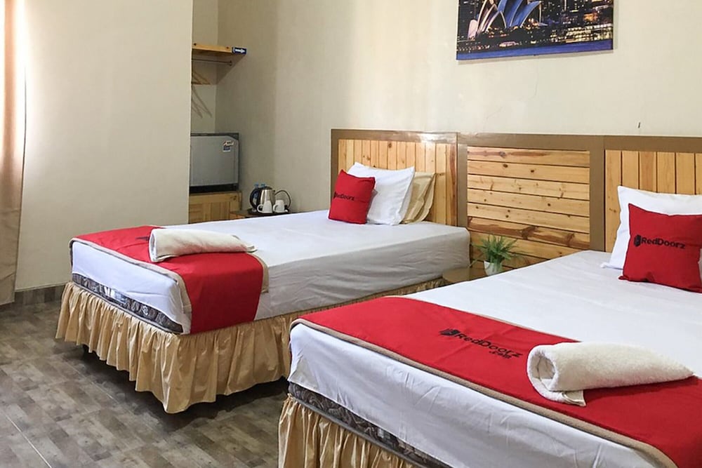 Фото RedDoorz Plus Syariah near Alun Alun Sampang