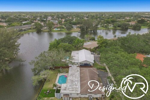 Гостиница Family vacation 6 Br with Heated Pool в Плантейшене