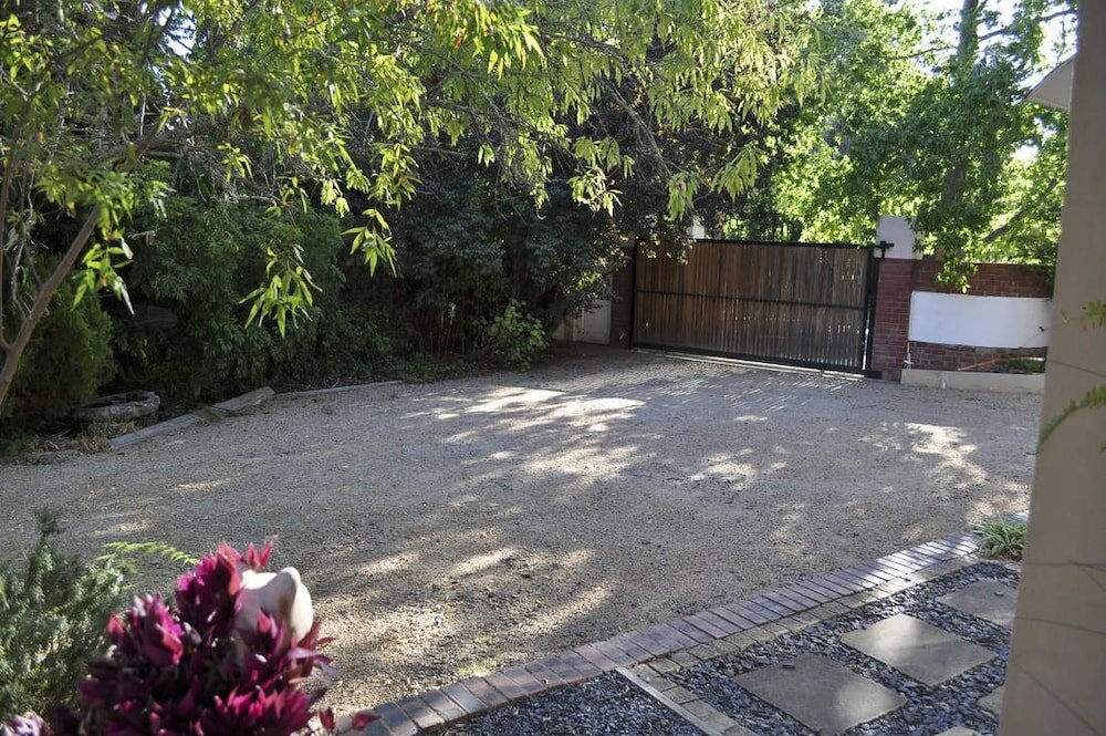 Фото Paris Road Studio