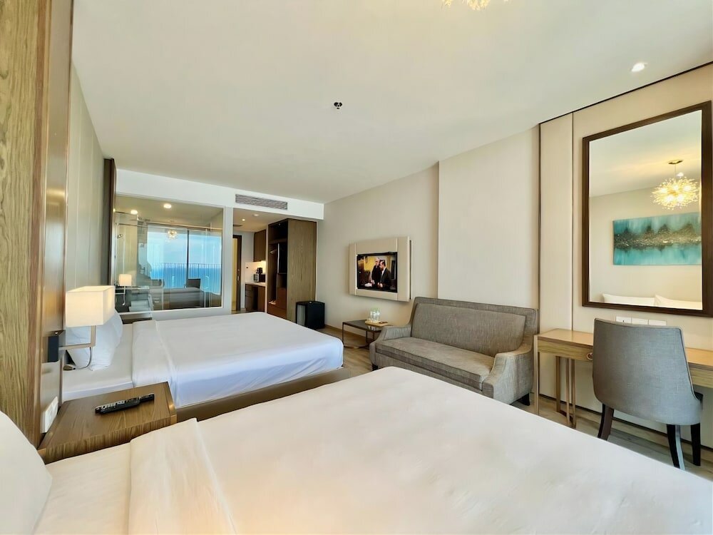 Фото Panorama Beachfront Nha Trang by Lyn Condotel