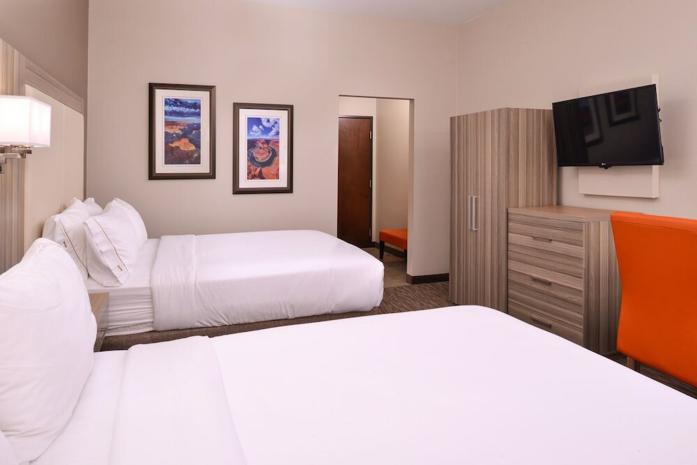 Фото Holiday Inn Express & Suites Williams, an Ihg Hotel