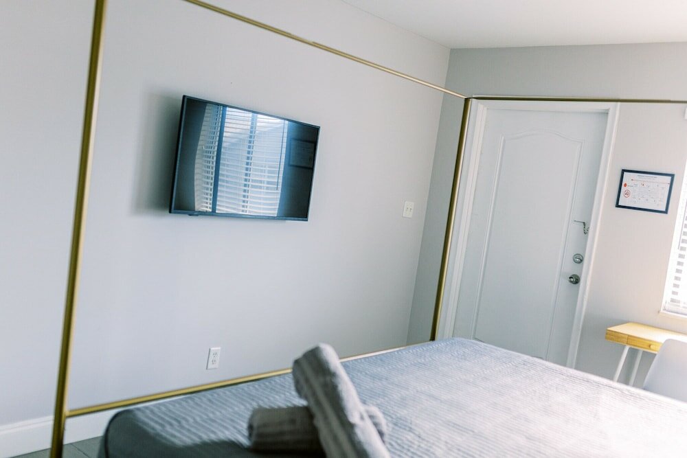 Фото Bayview Apartments by Lowkl