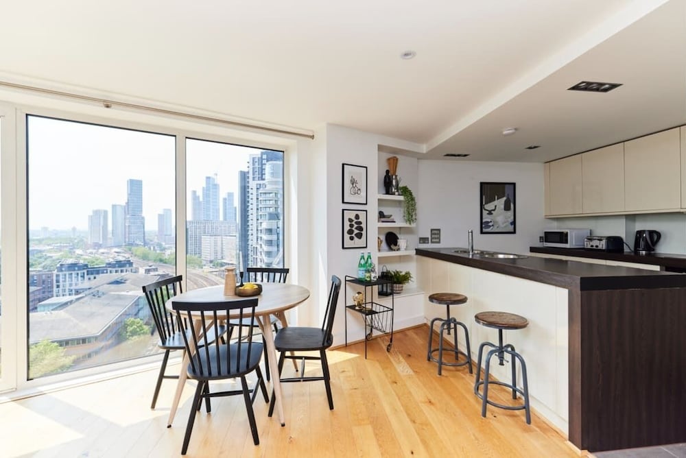 Фото The Albert Embankment Escape - Breathtaking 2bdr Flat With Balcony