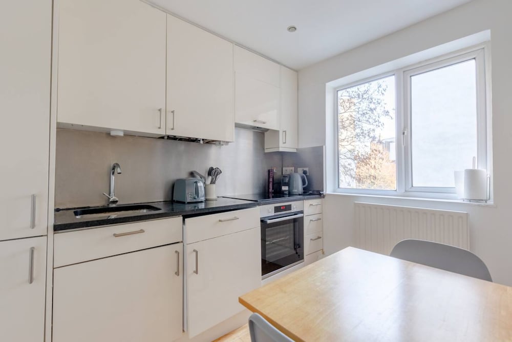 Фото Peaceful 2 Bedroom Flat in West Kensington