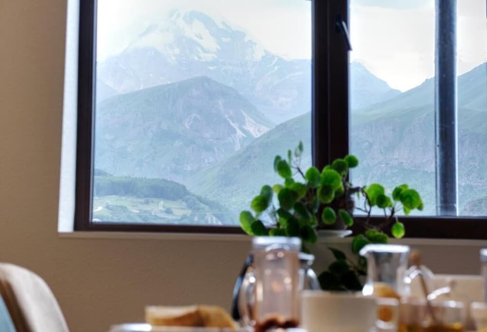 Фото Hotel Axien Kazbegi