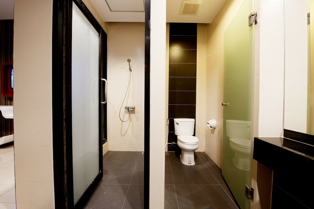 Фото Oyo 477 Sriracha Hotel And SPA