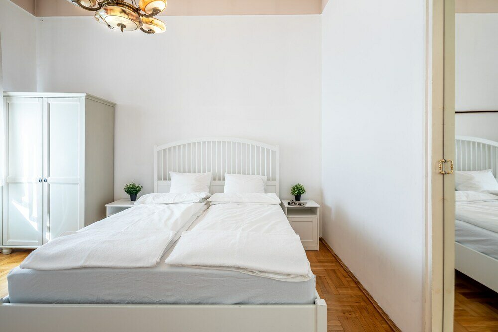 Фото Huge Apartment in the city center