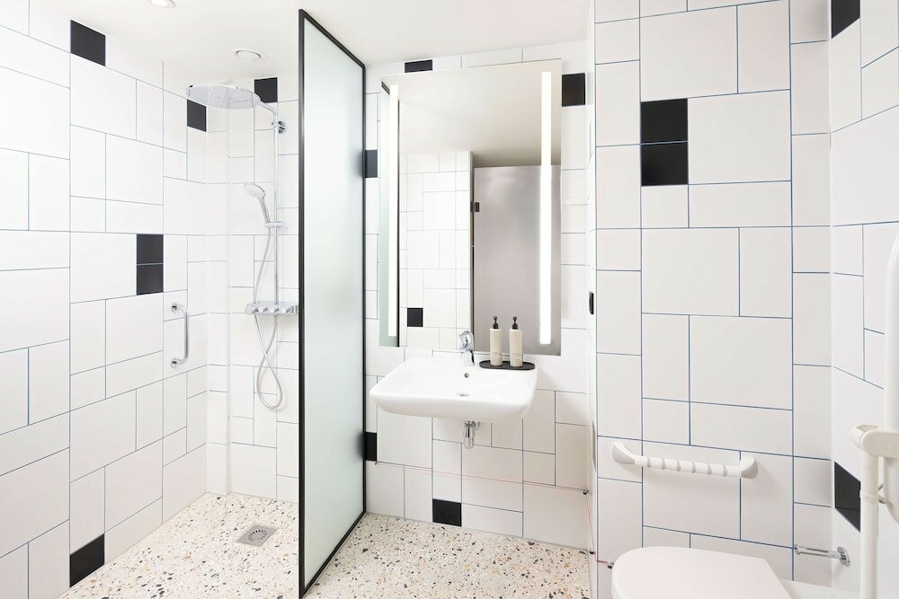 Фото Motto by Hilton Rotterdam Blaak