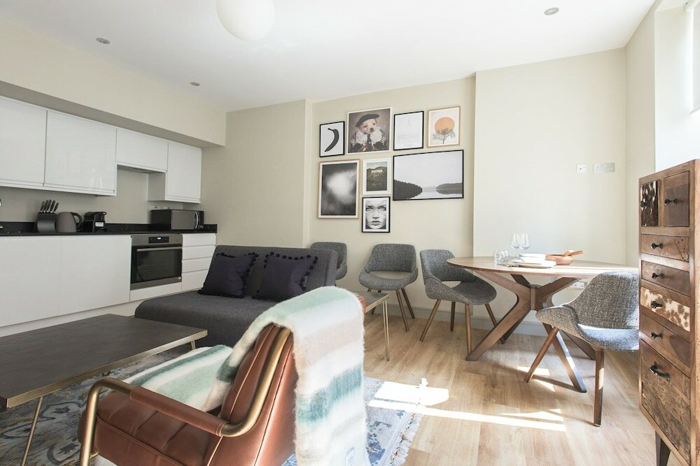 Фото The Mayfair Retreat - Modern & Central 1bdr in 3 Apartments