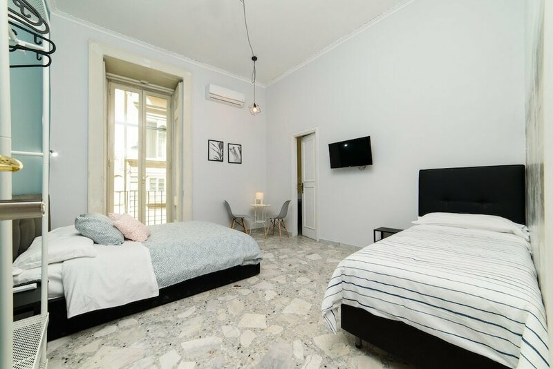 Гостиница Sofia Rooms в Неаполе