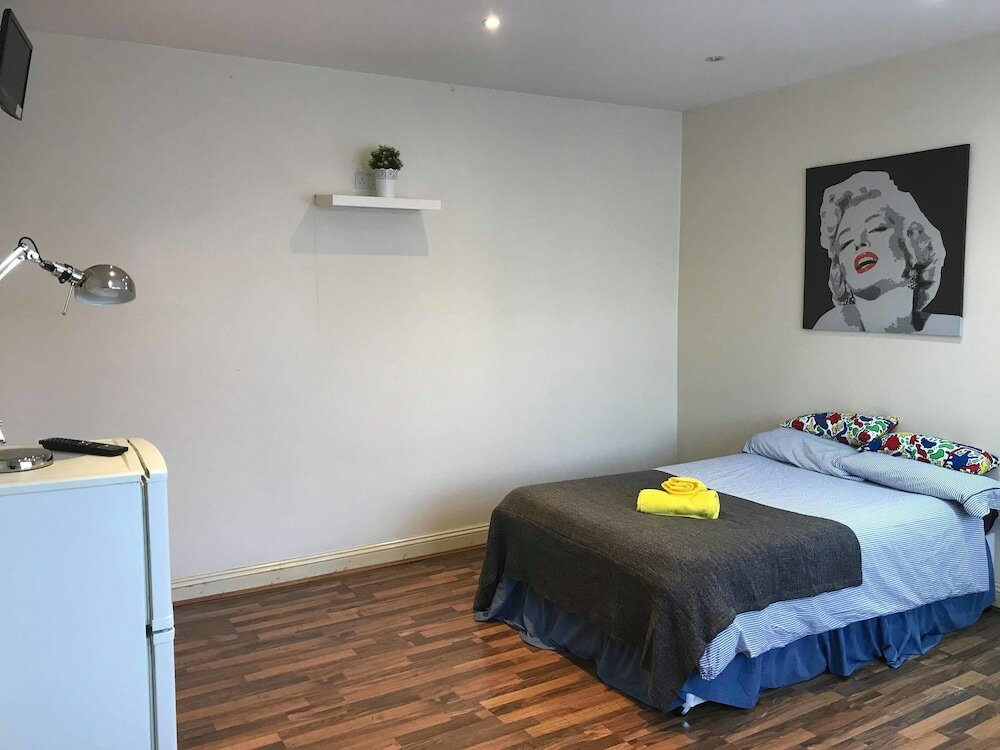 Фото Mapesbury Hostel