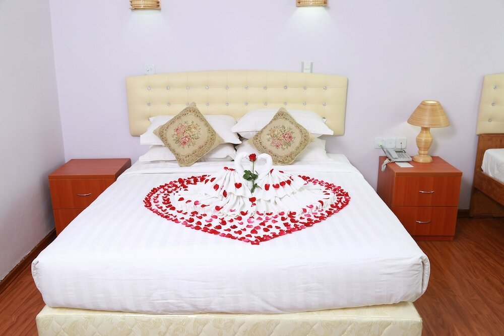 Фото The Floral Breeze Wun Zin Hotel