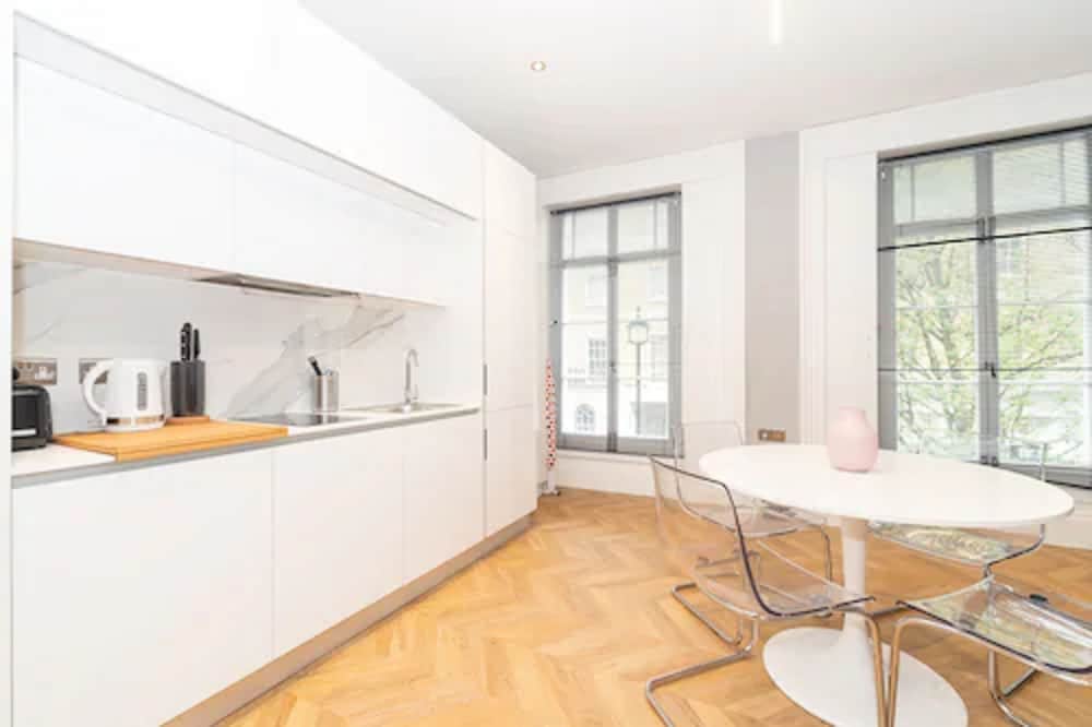 Фото Pml Apartments Southwick Street