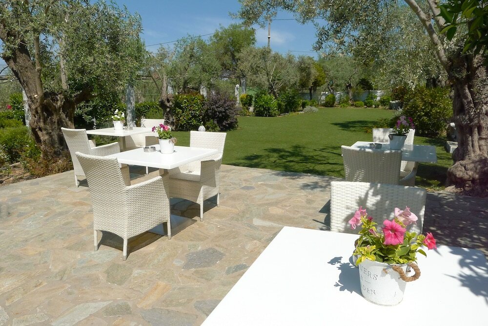 Фото Ampoulos Rooms & Apartments