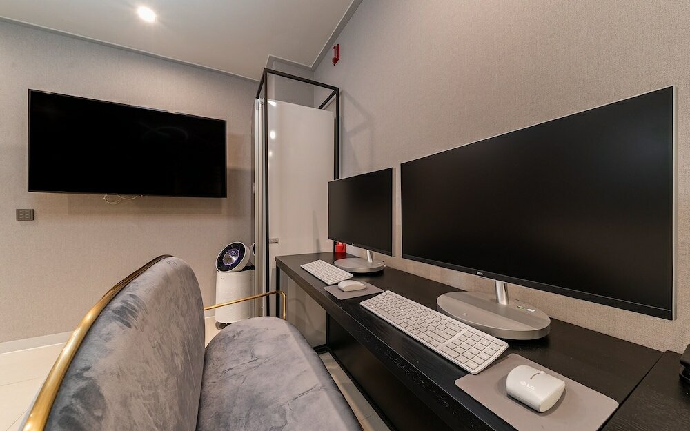 Фото Saturn Hotel