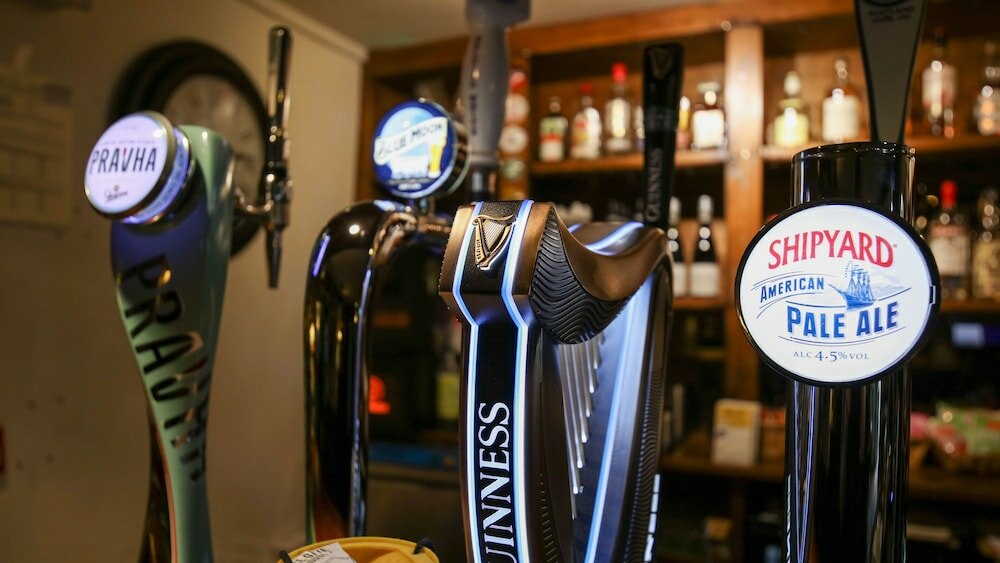 Фото Oyo Ye Olde Bowling Green Inn