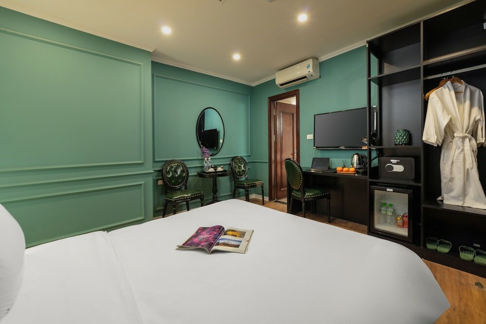 Фото Madelise Adora Hotel