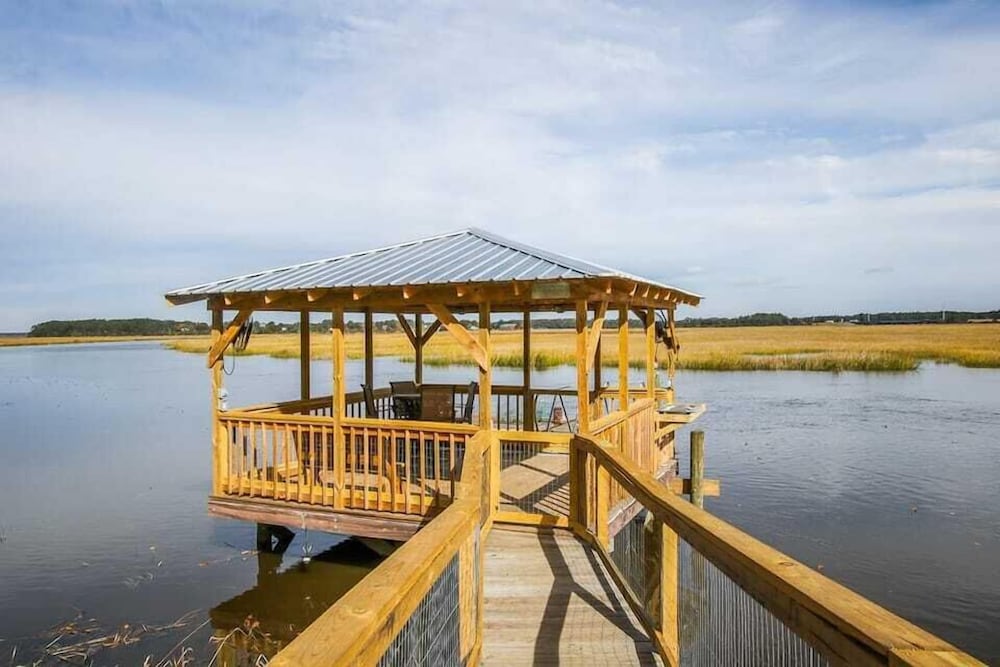 Фото Deep Water Dock and Home on the Ga Coast