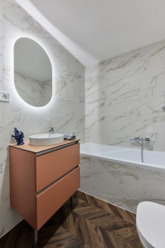 Фото The Amberlyn Suite Hotel