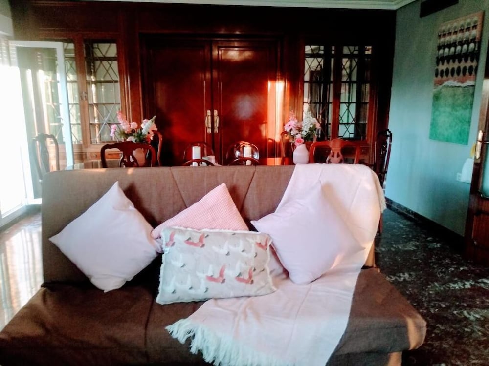 Фото Wish-Suite San Jacinto de Sevilla Apartment