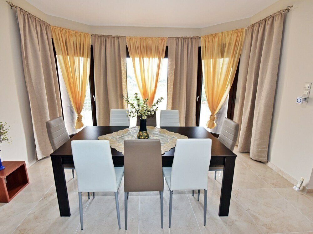 Фото Villa George