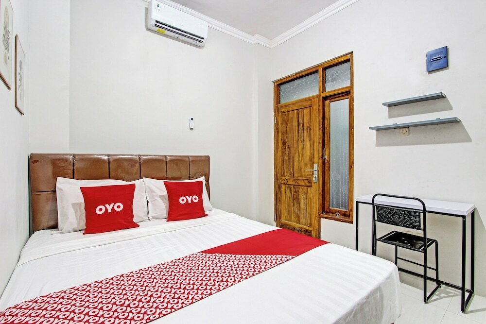 Фото Oyo 92757 Ndalem Pusponyidro Syariah