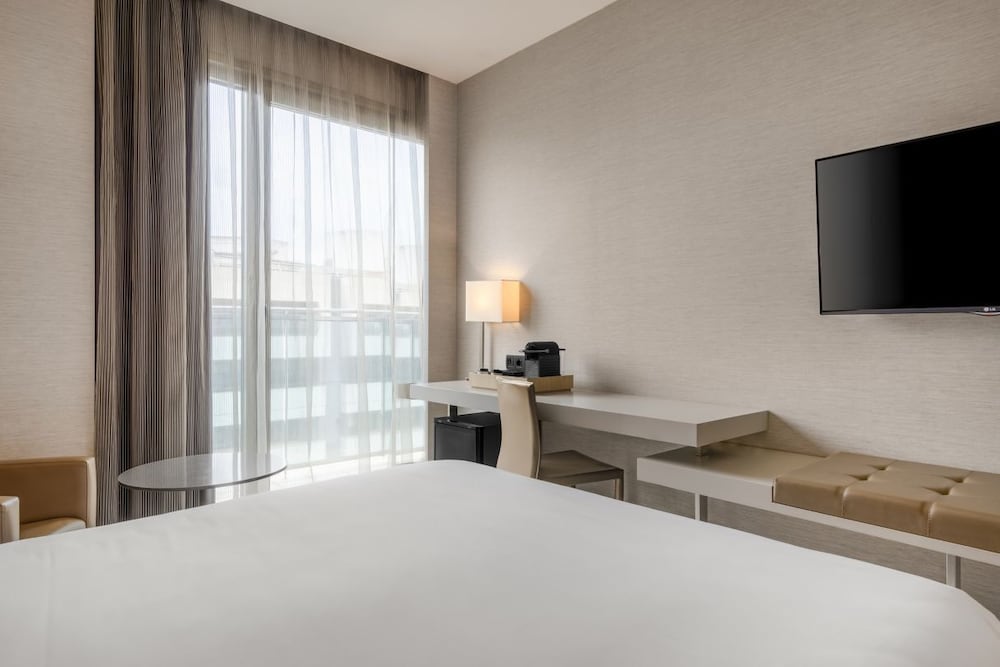 Фото AC Hotel Colon Valencia