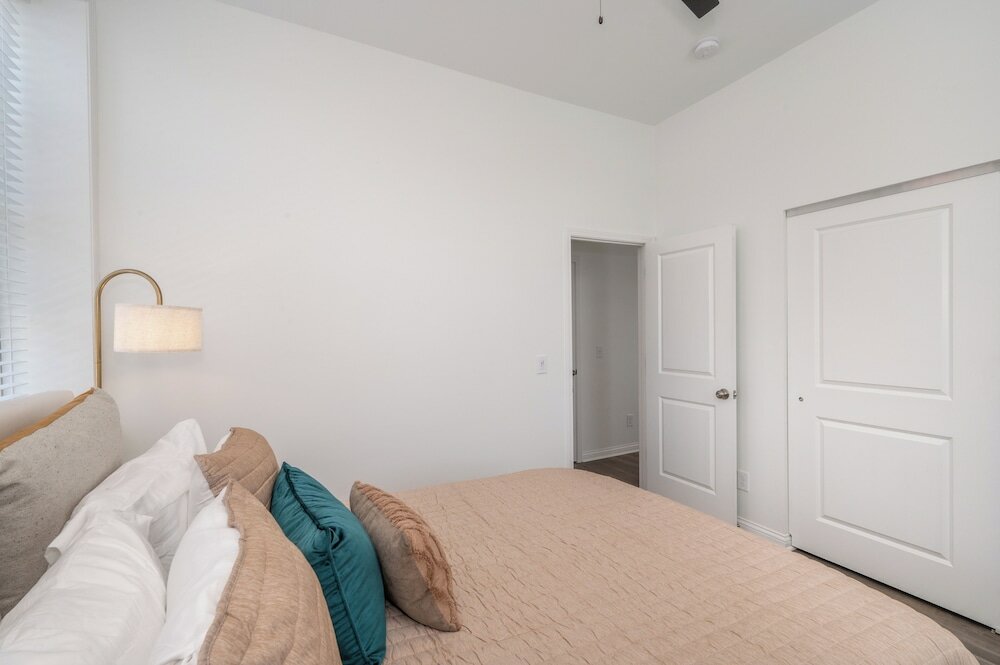 Фото Covington Charm 201